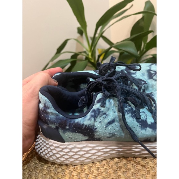 Stylish Athletic Shoes in Blue Tie-Dye - Picture 7 of 10